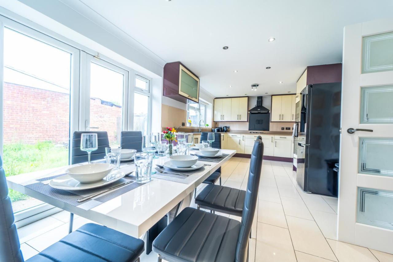 Modern Spacious 4 Bed Hayes Home With Free Parking Εξωτερικό φωτογραφία