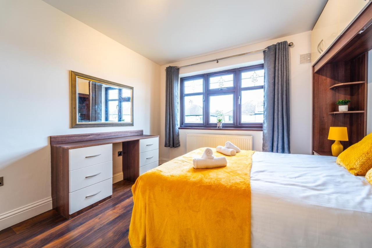 Modern Spacious 4 Bed Hayes Home With Free Parking Εξωτερικό φωτογραφία