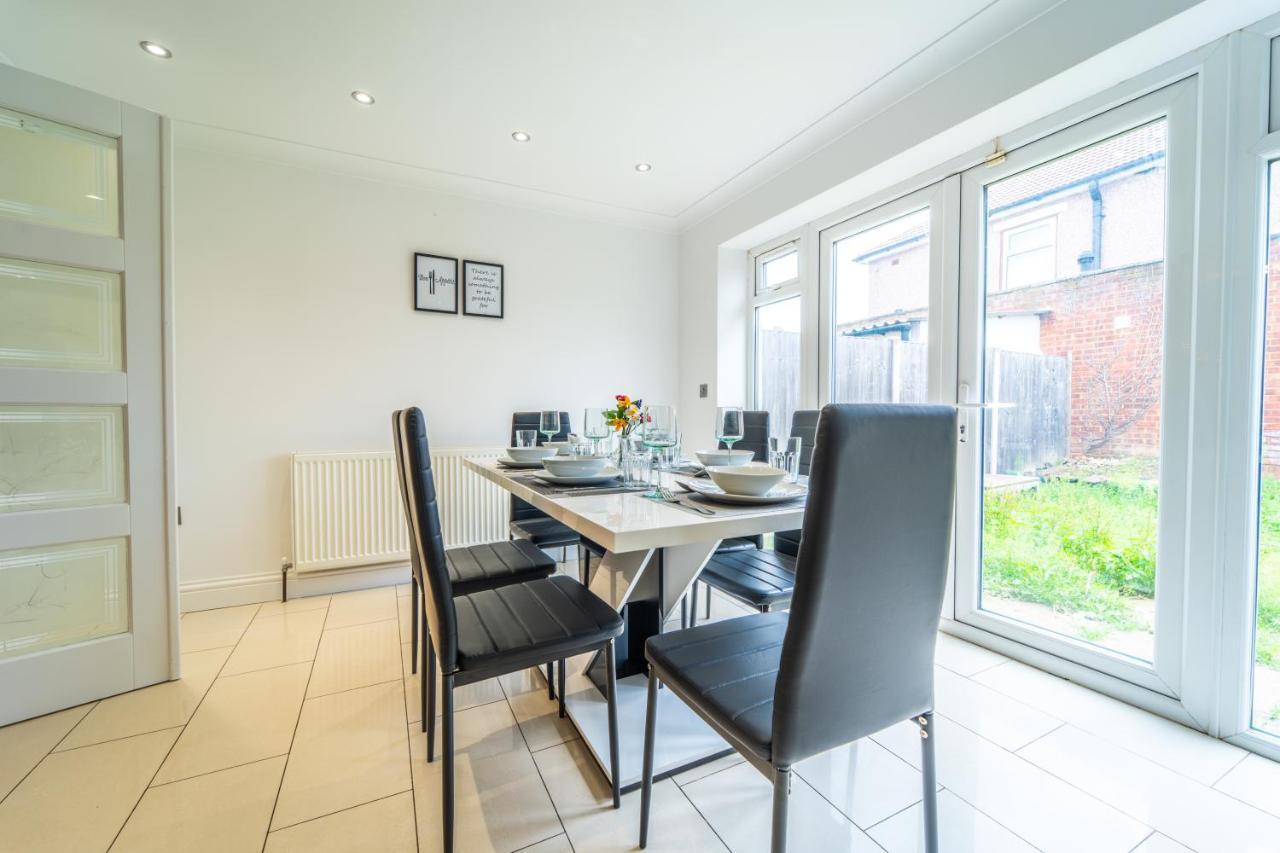 Modern Spacious 4 Bed Hayes Home With Free Parking Εξωτερικό φωτογραφία