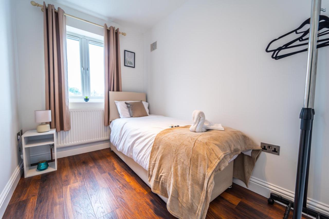 Modern Spacious 4 Bed Hayes Home With Free Parking Εξωτερικό φωτογραφία